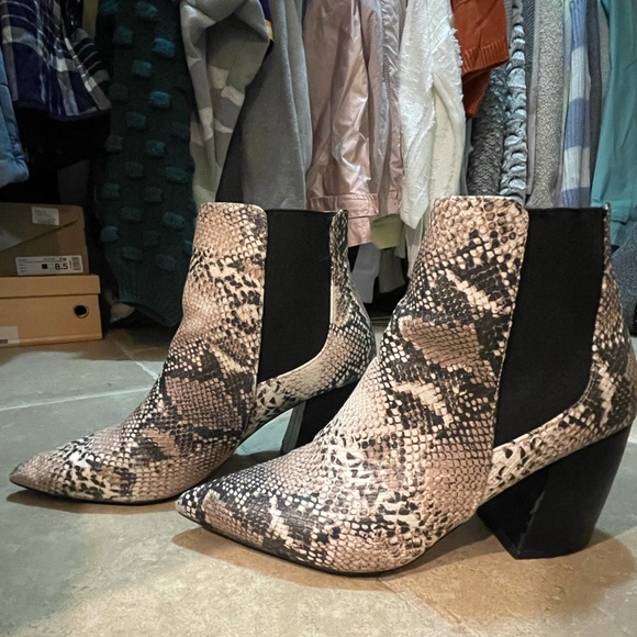 Snake skin boot - Picture 3 of 4